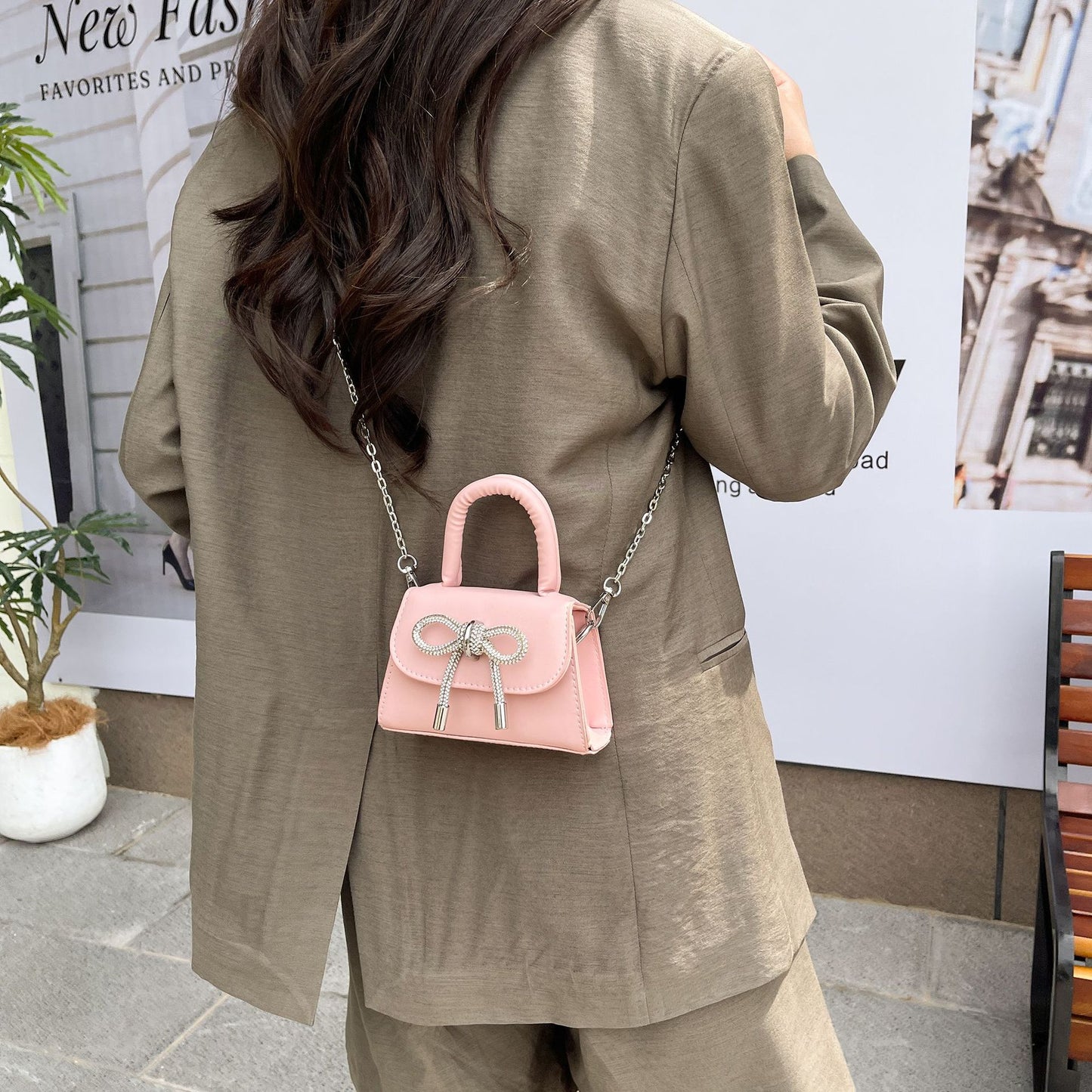 2025 Autumn New High-Quality Niche Solid Color Bow Small Square Women's Bag Chain Shoulder Handbag