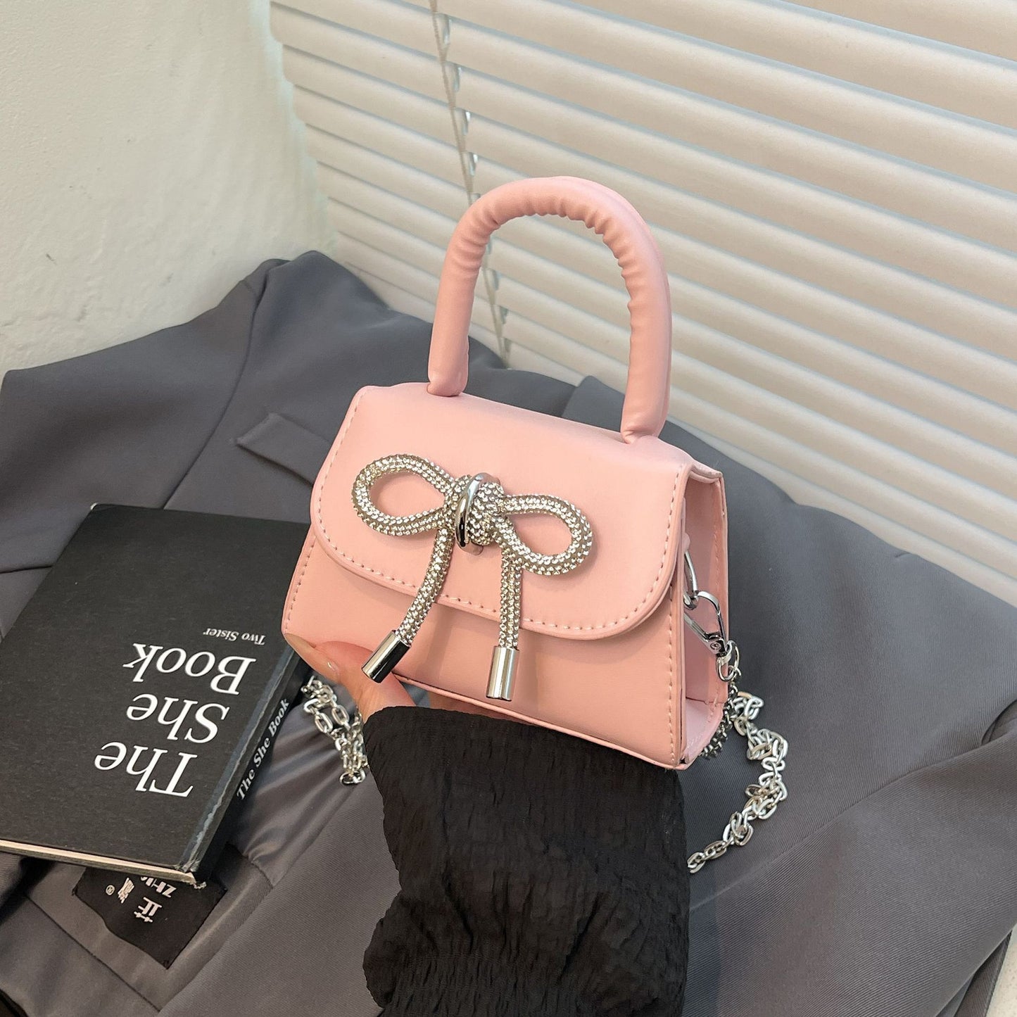 2025 Autumn New High-Quality Niche Solid Color Bow Small Square Women's Bag Chain Shoulder Handbag