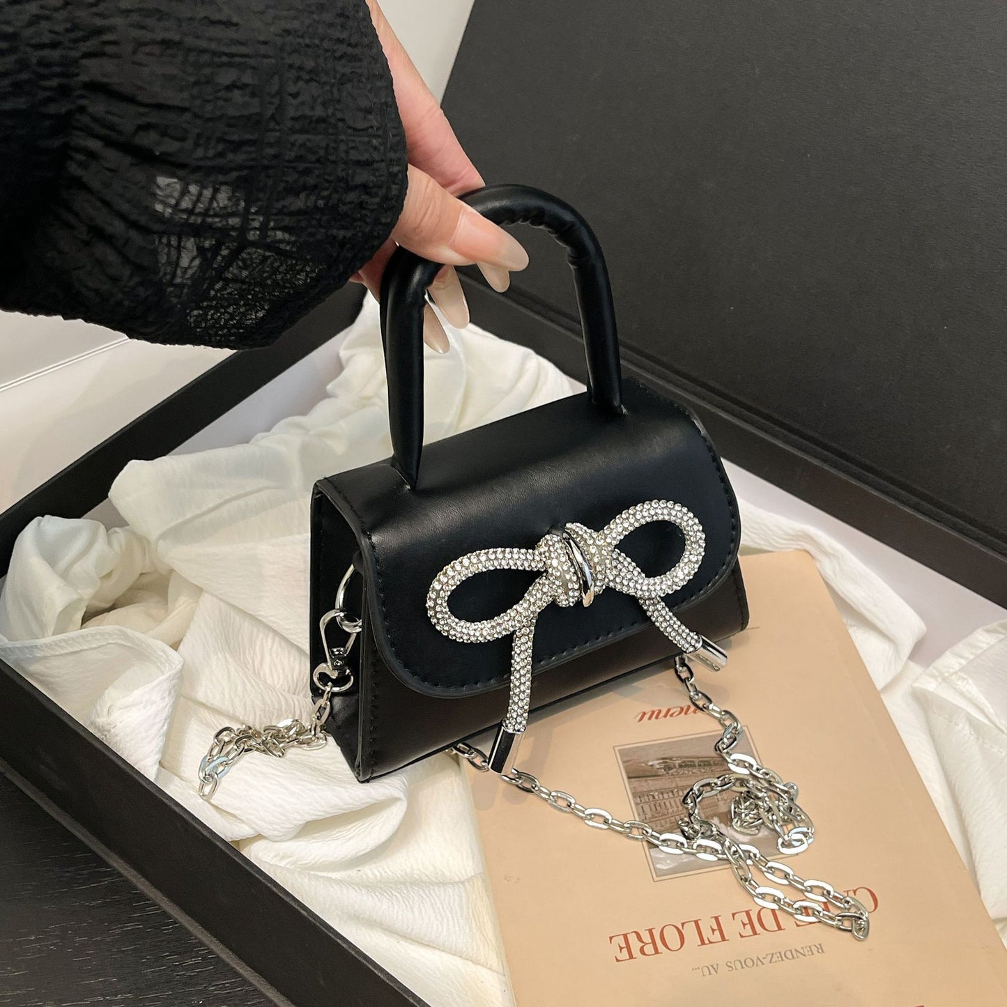 2025 Autumn New High-Quality Niche Solid Color Bow Small Square Women's Bag Chain Shoulder Handbag